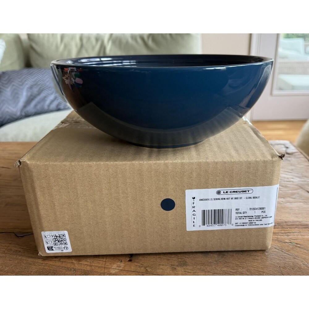 Le Creuset Stoneware Vancouver Serving Bowl 24 cm 2.2 L Nuit Blue NEW